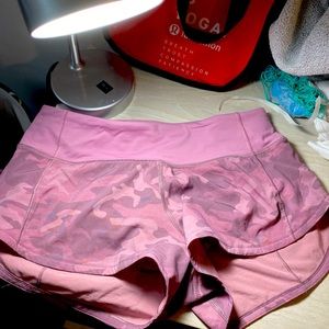 pink camo lululemon shorts size 2